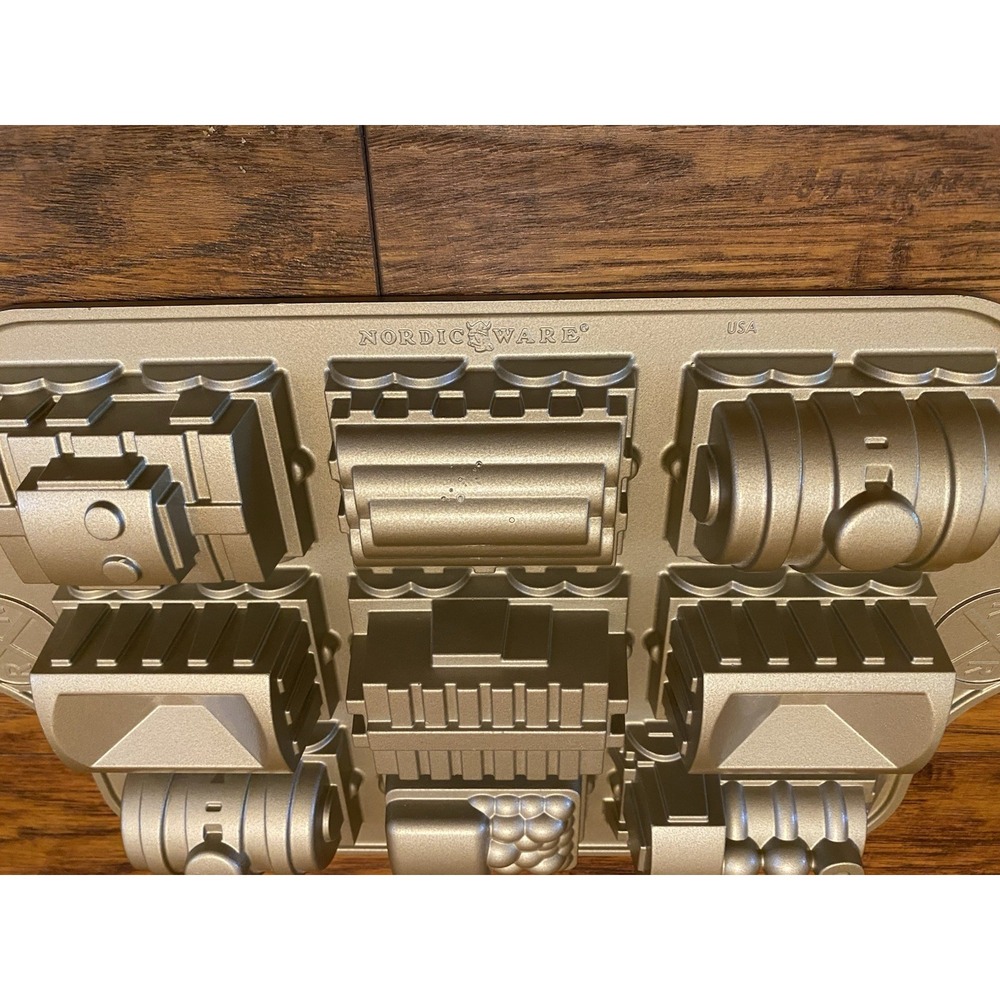 NEW Williams Sonoma Nordic Ware Railway Cake Pan Train 9 Cars 3D Mold USA - Picture 5 of 5